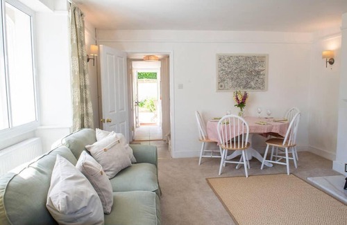 Calne Casa | Curzon House