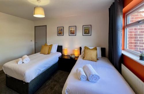Cleethorpes Casa | Curzon House One - Great for Contractors or Family Holidays