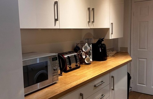 Reading Casa | Curzon St - 4 Beds, Sleeps 7 with Street Parking
