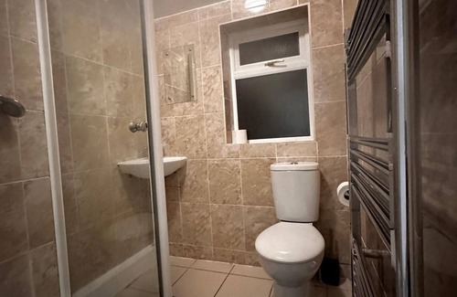 Reading Casa | Curzon St - 4 Beds, Sleeps 7 with Street Parking