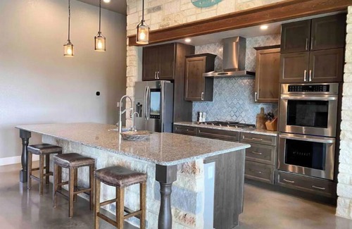 Bandera Casa | Custom 3 bedroom ranch in beautiful hill country
