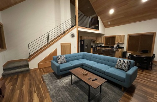 Vida Casa | Custom Built Home - Riverfront Home on the McKenzie River