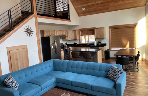 Vida Casa | Custom Built Home - Riverfront Home on the McKenzie River
