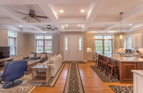 South Rehoboth Casa | Custom-Built In-Town Luxurious 6 Bedrm, 5 Ensuites+1/2 Bath, 7 mins Beach/Shops
