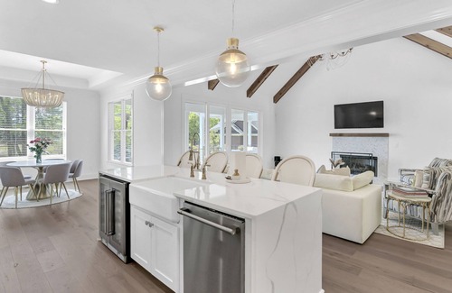 Irmo Otro | Custom built lake house on Lake Murray with New pool and hot tub!!