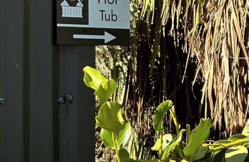Queenstown Apartamento | Custom Cabin - In Town - Hot Tub - Super King Bed