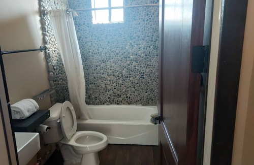 Rancho Cucamonga Casa | Custom home 2-bedroom house Rancho Cucamonga