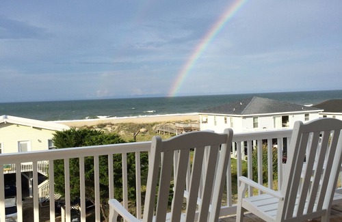 Ocean Isle Beach Casa | ¡Hogar personalizado con muchos extras de nueva construcción para 2014! Hermosas vistas al mar!