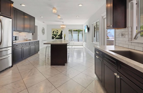 Middletown Casa | Casa personalizada con cabaña, piscina climatizada, spa y vista