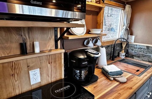 Mouth of Wilson Casa | Custom HorseTrailerTinyHome near Grayson Highlands