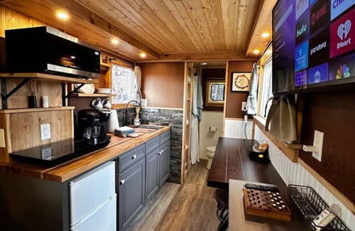 Mouth of Wilson Casa | Custom HorseTrailerTinyHome near Grayson Highlands