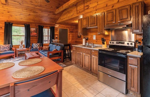 Mills Cabina | Custom Log Cabin #3 | Denton Hill State Park