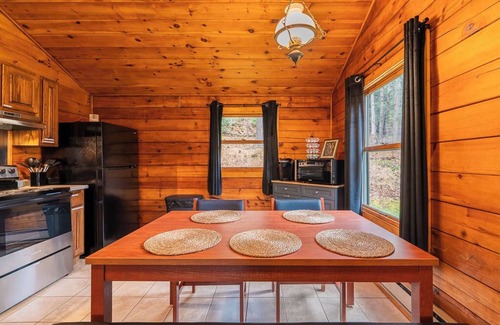Mills Cabina | Custom Log Cabin #3 | Denton Hill State Park