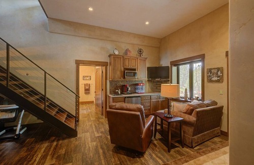 Rexford Cabina | Custom Log Home at Lake Koocanusa