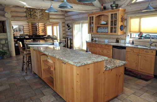 Huntsville Chalet De Esquí | Inicio de registro personalizado ubicado en las montañas. Impresionantes vistas al valle desde todas las habitaciones.