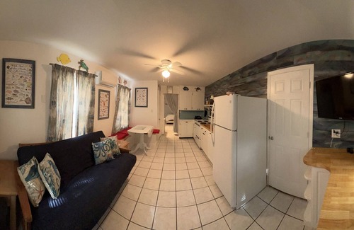 Gulfport Apartamento | Cute 1 BR apt 1/2 block to Beach Blvd and 3 Blocks to the Beach