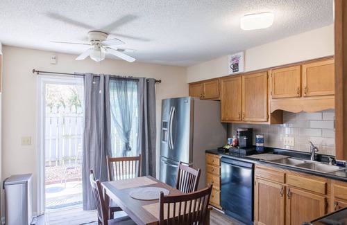 High Point Casa | Cute 1 Level townhome close to HPU / Furniture mkt