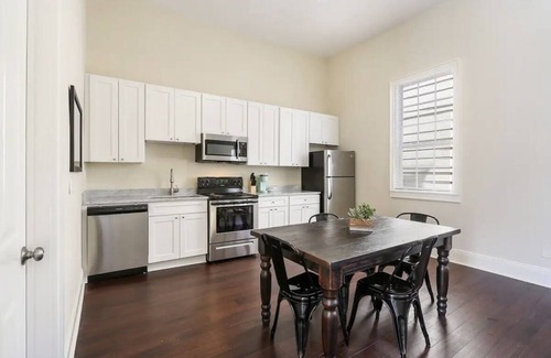 South 7th Ward Apartamento | Cute 1bed 1bath Walk to French Q, Bourbon St & Jazz venues. Free street parking