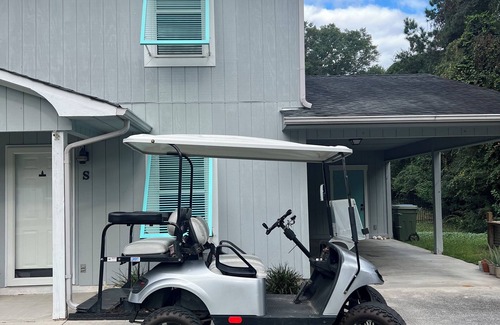 Emerald Isle Casa | Cute 2-bedroom home in Emerald Isle w/ free beach parking, golf cart included.