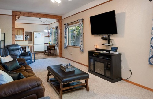 Franklin to the Fort Casa | Cute 2 bedroom house centrally located in Missoula, easy access to everything.