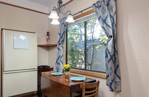 Franklin to the Fort Casa | Cute 2 bedroom house centrally located in Missoula, easy access to everything.