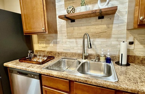 Greensboro Casa | Cute 3 Bedroom Home centrally located in the Triad.