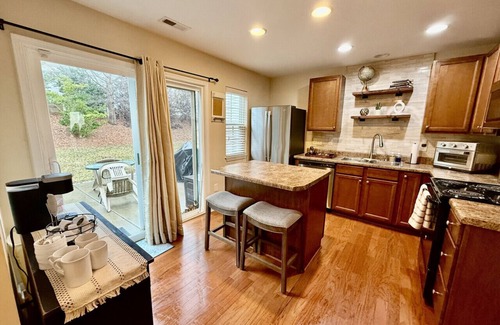 Greensboro Casa | Cute 3 Bedroom Home centrally located in the Triad.