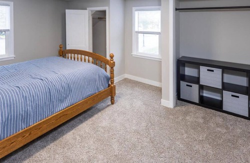 Forest Lake Casa | Cute and Clean Forest Lake home with character and charm.