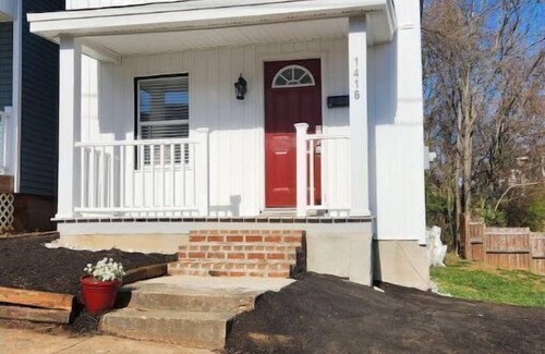 Diamond Hill Casa | Cute and Cozy 2bd-Pet Friendly-4 Miles to LU!