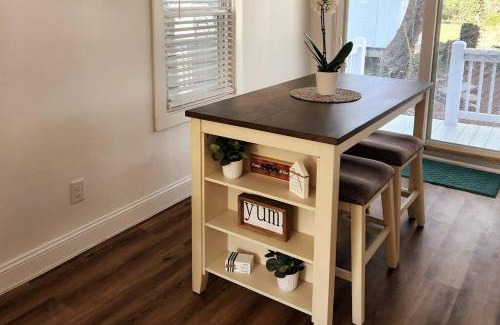 Diamond Hill Casa | Cute and Cozy 2bed-4 Miles to LU
