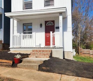 Diamond Hill Casa | Cute and Cozy 2bed-4 Miles to LU