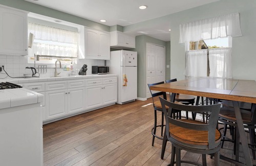 Monrovia Casa | Cute and cozy Monrovia Home!