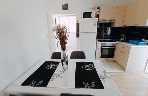 Marina Apartamento | Cute apartment in stone house near sea
