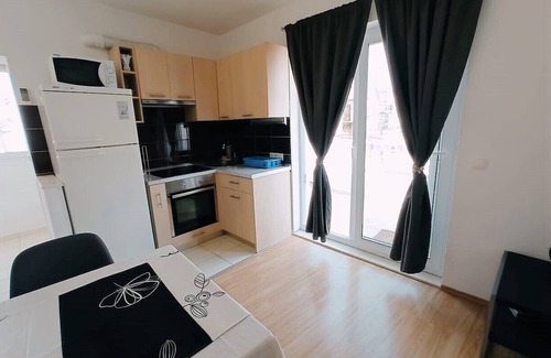 Marina Apartamento | Cute apartment in stone house near sea