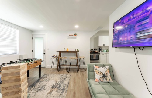 Wynwood Art District Apartamento | Cute Apt W/Pool + Games in Wynwood's Heart!