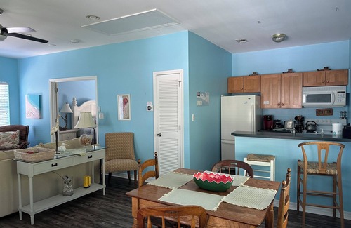 Grayton Beach Casa | Lindo como un botón, con mucho espacio y muy fácil caminar a la playa
