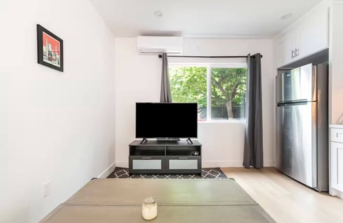 Glendale Casa | Cute brand new 1 bedroom home near The Americana!