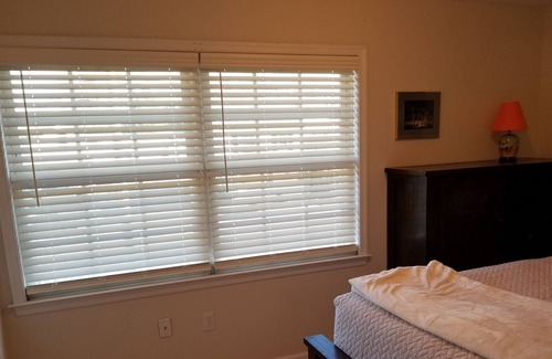Berlin Condominio | Cute bright condo just steps from historic Main Street Berlin !
