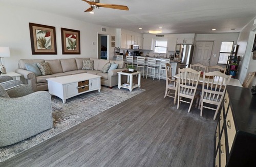 Surf Side Shores Casa | Cute Bungalow w/small pool! Absolutely Beach Front!