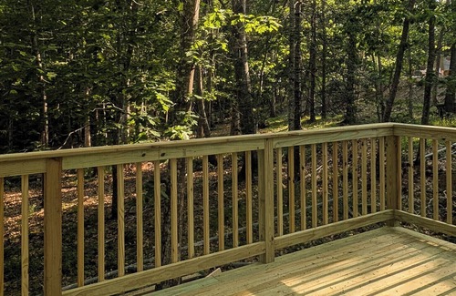 Bar Harbor Cabina | Cute Cabin Nested in Pine Trees Cabin 12A
