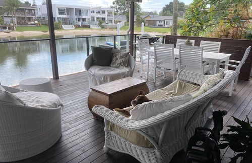 Palm Beach Casa | Cute Canal Front Duplex, 300m to the Beach, Pet Friendly