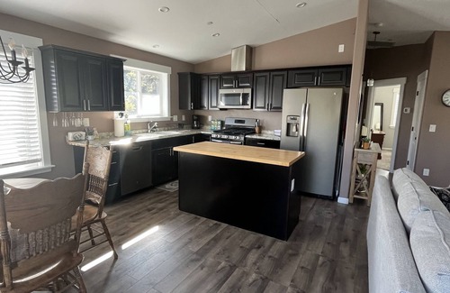Paso Robles Casa | Cute Canyon Guest House near downtown with views- dog friendly!