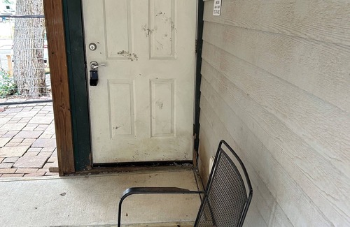 San Marcos Casa | Cute Casita . near river tubing. room service. dog friendly. quiet area