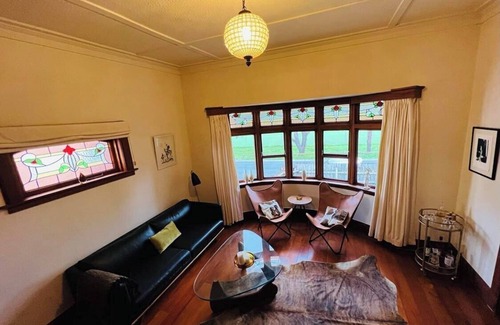 Wellington Casa | Cute, character bungalow only 10 Mins from CBD with outdoor bath