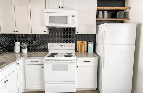 Broadmoor Casa | Cute Condo South of Centenary