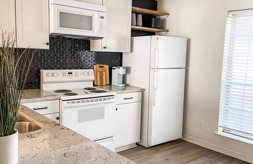 Broadmoor Casa | Cute Condo South of Centenary