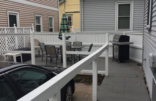 Saint Joseph Casa | Cute Corner Cottage in Downtown St. Joseph