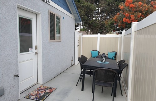 Oceano Cabaña | Cute Cottage in Oceano, steps to the beach.