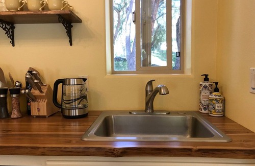Somis Cabaña | Cute Cottage in Organic Lemon/Avocado Orchard - Southern California Farm Stay