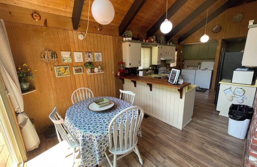 Camp Nelson Cabina | Cute cozy cabin with charm